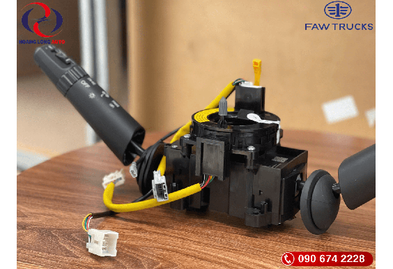 Công Tắc Gạt Mưa Và Phanh Cúp Bô Xe Đầu Kéo Faw 430